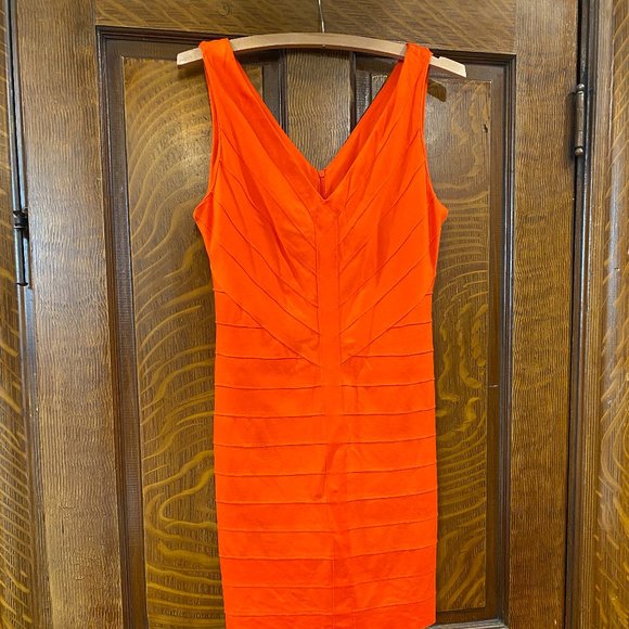 Saks Paprika Cocktail Mini - Picture 1 of 9